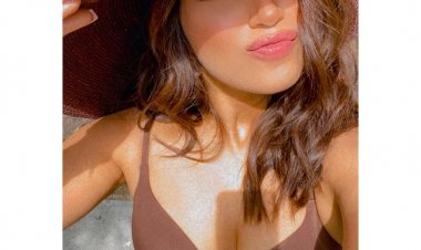 टू पीस ड्रेस में भूमि पेडनेकर ने लगाई आग