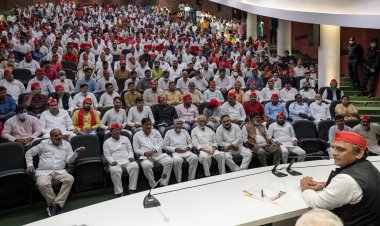 भारत की सांस्कृतिक गरिमा गिराने की साजिश में लगी है भाजपा : अखिलेश यादव