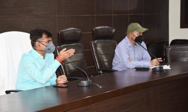 मण्डलायुक्त ने प्रयागराज में बनने वाले इनर रिंग रोड के प्रगति की समीक्षा की