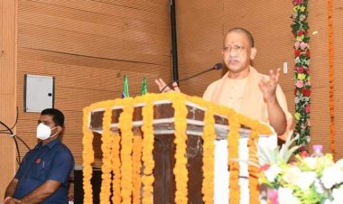 पिछली सरकारों ने जातिगत तथा पूर्वाग्रह के आधार पर महापुरुषों को बांटा : CM योगी