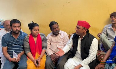 गोरखपुर कांड पीड़ितों से मिलने कानपुर पहुंचे अखिलेश यादव, योगी सरकार पर बोला हमला