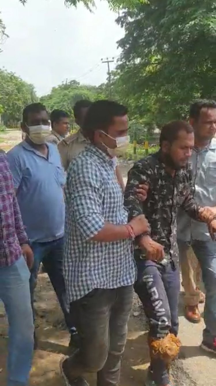 मुठभेड़ में संभल का शातिर लुटेरा घायल, गिरफ्तार