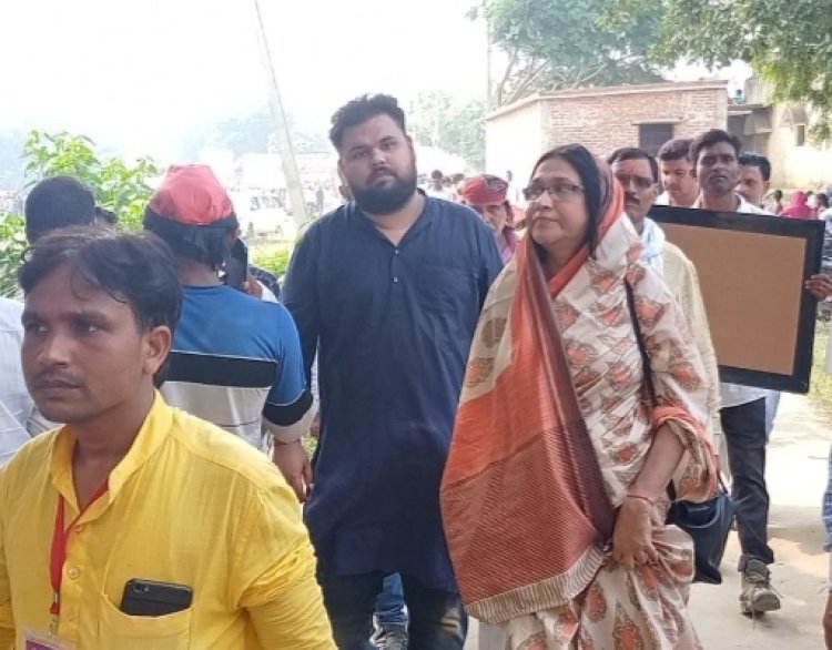 भदोही: प्रियंका गांधी मुझसे चिढ़ गईं और मुझे कांग्रेस छोड़नी पड़ी : डा. नीलम मिश्रा