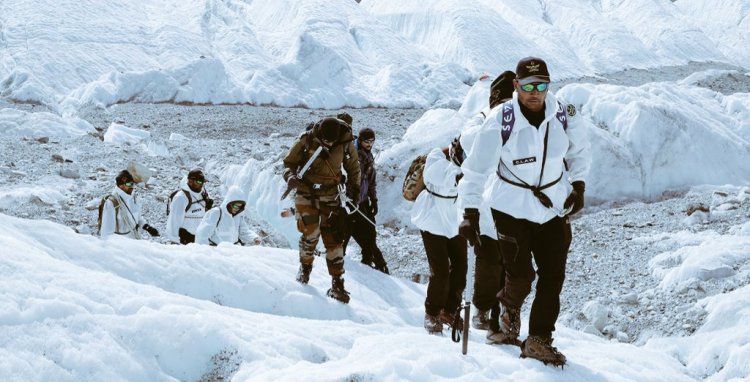 दिव्यांगों को सलामः सियाचिन ग्लेशियर पर चढ़कर बनाया विश्व रिकॉर्ड