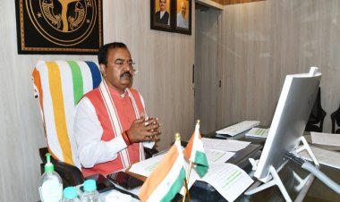 प्रयागराज से उप मुख्यमंत्री केशव ने रमाशंकर उपाध्याय की मूर्ति का वर्चुअल अनावरण किया