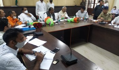 उ0प्र0 विधान परिषद की संसदीय अध्ययन समिति के द्वारा लम्बित प्रकरणों की अद्य्तन स्थिति की समीक्षा की गयी