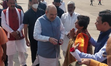 गृहमंत्री अमित शाह पहुंचे लखनऊ, मुख्यमंत्री समेत कई नेताओं ने स्वागत किया