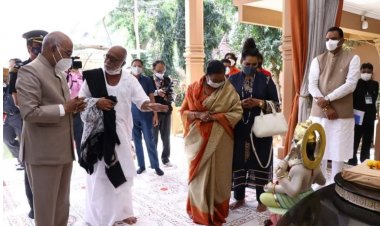 राष्ट्रपति रामनाथ कोविंद ने भावनगर जिले के तलगाजरडा में 'चित्रकूट धाम' का दौरा किया