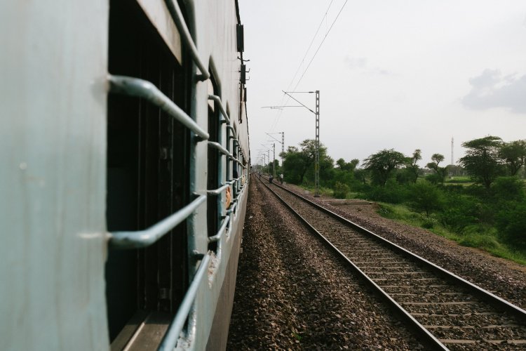 लखनऊ होकर चलने वाली कई पूजा स्पेशल ट्रेनों का शेड्यूल जारी, यात्रियों को मिलेगी राहत