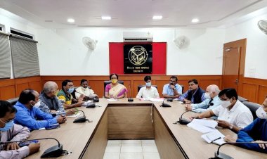 सांसद प्रो0 रीता बहुगुणा जोशी की अध्यक्षता में ‘‘सांसद खेल स्पर्धा’’ की तैयारियों के सम्बंध में बैठक सम्पन्न