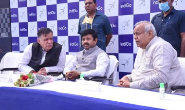 पिता से मिली कुर्सी पर पांच साल वीडियो गेम खेलते रहे अखिलेश यादव : नंदी