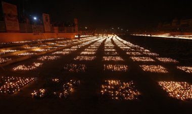 श्रृंगवेरपुर धाम में 51 हजार दीपों से सजा श्रीरामघाट