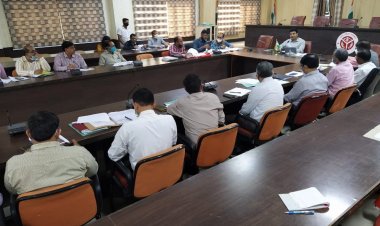 जिलाधिकारी की अध्यक्षता में 37 बिंदुओं के विकास कार्यों की प्रगति की समीक्षा बैठक सम्पन्न