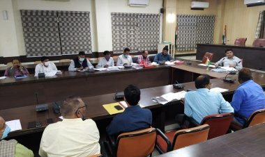 जिलाधिकारी की अध्यक्षता में 50 लाख रूपये से अधिक लागत वाले निर्माण कार्यों की समीक्षा बैठक सम्पन्न