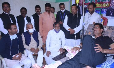 अखिलेश यादव की अपील पर विधायक राकेश प्रताप ने भूख हड़ताल किया समाप्त