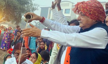 गुरुग्राम: पूर्व सीएम भूपेंद्र सिंह हुड्डा ने छठ पर्व पर दिया सूर्य को अर्घ्य