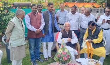 पूर्व राज्यपाल पंडित केशरीनाथ त्रिपाठी के जन्मदिन पर भाजपाइयों ने दी बधाई