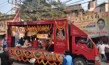 कनाडा से आ रही अन्नपूर्णा देवी की मूर्ति का जौनपुर की सीमा पर हुआ भव्य स्वागत