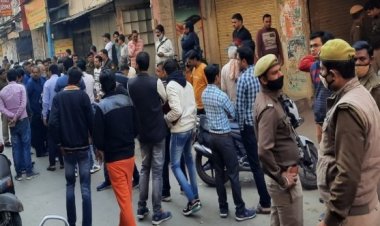 मेरठ में व्यापारी को गोली मारी, व्यापारियों का जमकर हंगामा