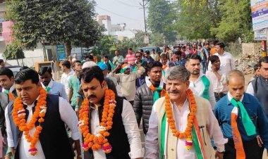 कांग्रेसियों ने पदयात्रा निकाल कर भाजपा सरकार के खिलाफ की नारेबाजी