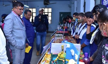 छात्राओं ने मॉडल्स बनाकर अपनी वैज्ञानिक क्षमता का दिया परिचय