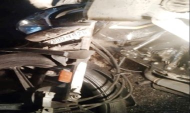 बाइक सवार डाक्टर को बेकाबू कार ने मारी टक्कर, डाक्टर की हालत नाजुक