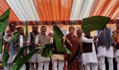 गुंडों-अपराधियों पर बुल्डोजर चलने पर सपा को हो रहा दर्द : स्मृति ईरानी