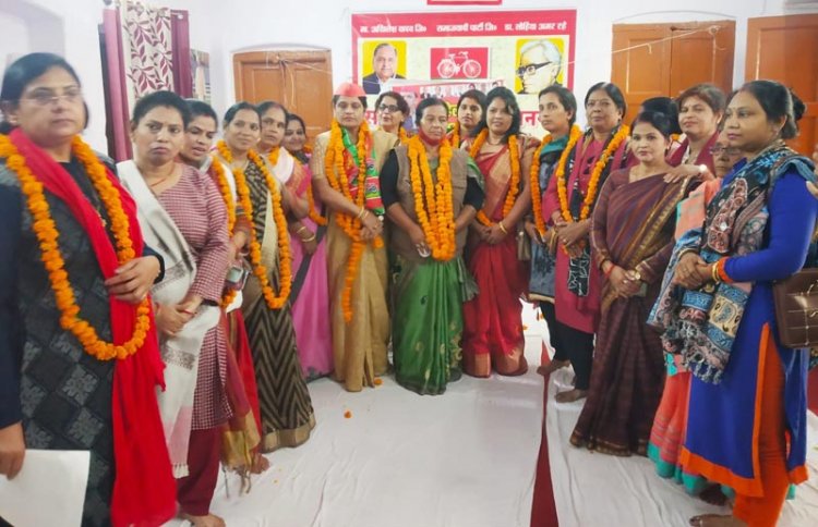 प्रयागराज: भाजपा छोड़ सपा में शामिल हुई महिलाओं को मिली जिम्मेदारी