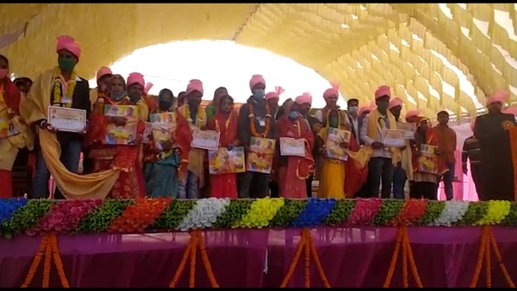 प्रयागराज : मुख्यमंत्री सामूहिक विवाह योजना में 1500 जोड़े बन्धन में बंधे