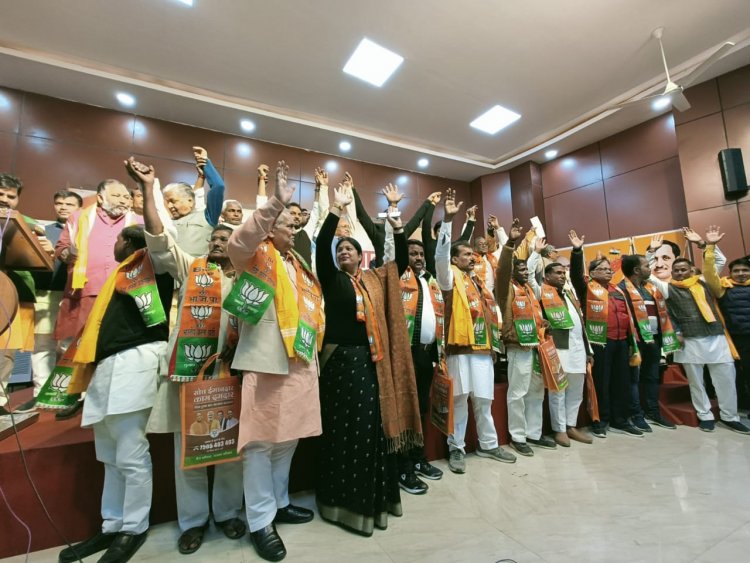 दो बार विधायक रहे कालीचरण समेत राजभर समाज के बड़ी संख्या में लोग हुए शामिल