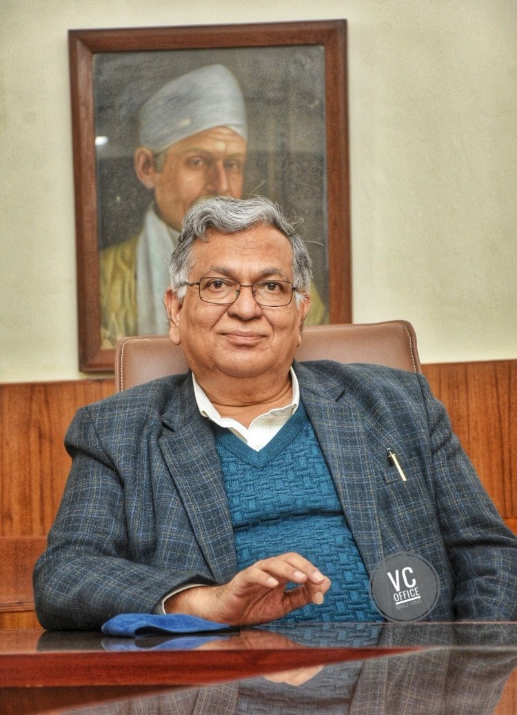 बीएचयू के नवागत कुलपति पद्मश्री प्रो. सुधीर कुमार जैन ने कार्यभार संभाला