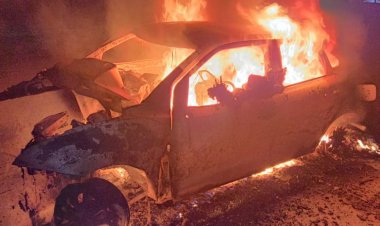 सुलतानपुर : पूर्वांचल एक्सप्रेसवे के डिवाइडर से टकराई कार, लगी आग, तीन लोगों की मौत