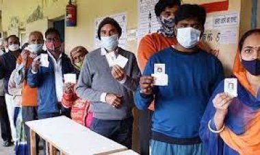 UP चुनाव : प्रथम चरण में 60 प्रतिशत मतदान, 623 उम्मीदवारों के भाग्य ईवीएम में बंद