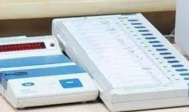 बरेली : तीन ईवीएम मशीनें हुई फेल, कई घंटे प्रभावित रहा मतदान