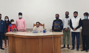 उन्नाव प्रकरण : पीड़ित परिवार ने मायावती से की मुलाकात