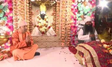 मुख्यमंत्री योगी आदित्यनाथ ने गुरू रविदास मंदिर में लगाई हाजिरी, लंगर भी छका