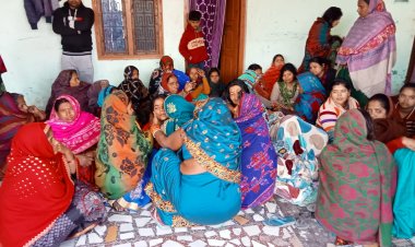 कुशीनगर हादसाः एक साथ उठी 13 अर्थियां, परिजनों के चीत्कार से दहल उठा क्षेत्र