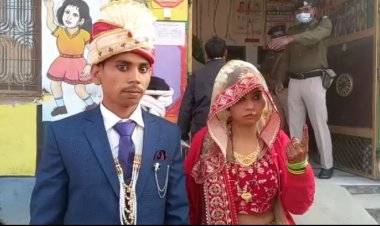 फिरोजाबाद में विदा होने से पूर्व दुल्हन ने किया मतदान, मुलायम के समधी ने भी डाला वोट