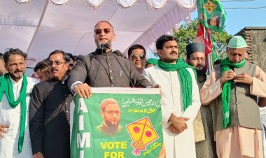 सपा व भाजपा के डर से कब तक अपनी लीडरशिप नहीं खड़ा करोगेः ओवैसी