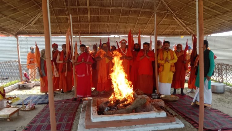 माघ मेला में विशेष अनुष्ठान की पूर्णाहुति के बाद अब भारत यात्रा के अगले पड़ाव पर शंकरचार्य