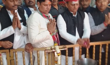 विजयश्री की कामना के साथ अखिलेश यादव ने महामृत्युंजय और कालभैरव दरबार में टेका मत्था