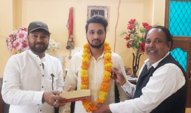 प्रयागराज: यूक्रेन से सकुशल घर लौटे छात्र तो परिजनों में छाई खुशी