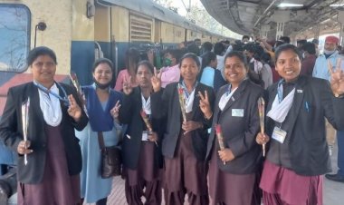 महिलाकर्मियों के हाथों में सौंपी रांची-लोहरदगा-टोरी ट्रेन की कमान