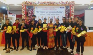 अन्तरराष्ट्रीय महिला दिवस पर किशोरियों को किया गया सम्मानित