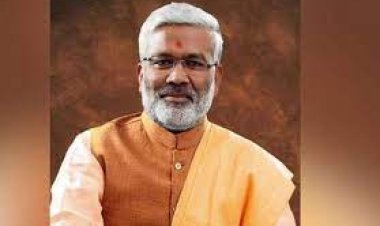 मिर्जापुर में जन्मे जालौन से कर्म की शुरुआत करने वाले स्वतंत्रदेव रह चुके हैं पत्रकार