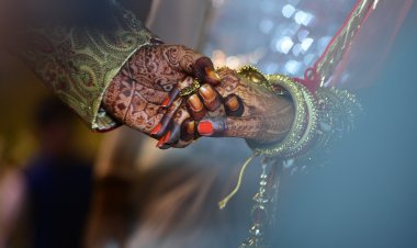 प्रेमिका से मिलने पहुंचे युवक की ग्राम प्रधान ने कराई शादी