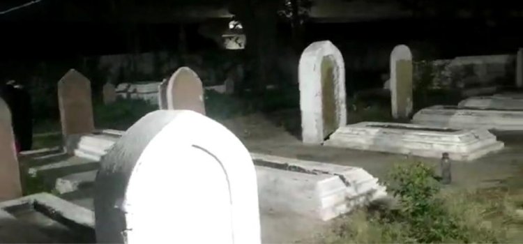 शबे बारात की तैयारियां मुकम्मल आज रात भर क़ब्रों पर चराग़ाँ के साथ होगी तिलावत