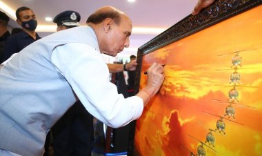 'चेतक' सिर्फ हेलीकॉप्टर नहीं, बल्कि शांति और युद्ध में राष्ट्र की सेवा की : रक्षा मंत्री