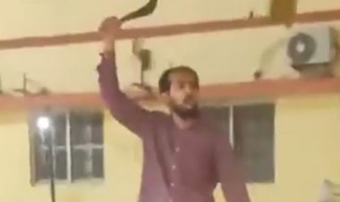 गोरखनाथ मंदिर की सुरक्षा में तैनात सिपाहियों पर हमला, आरोपित अहमद मुर्तजा अब्बासी को पुलिस ने धर दबोचा, एक फरार