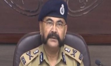 गोरखनाथ मंदिर के सुरक्षाकर्मियों पर हमले में आतंकी साजिश से इनकार नहीं: एडीजी